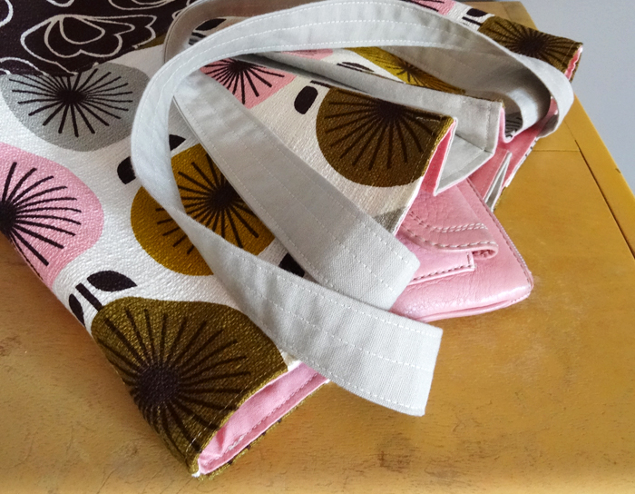Time Warp Tote - Thread Riding Hood for Cloud9 Fabrics