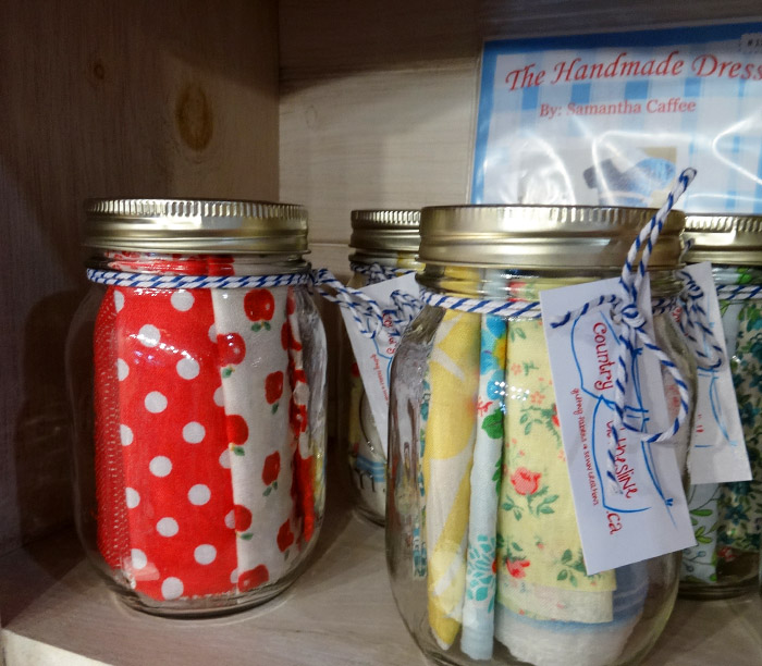 Thread Riding Hood - Creativ Festival - Country Clothesline